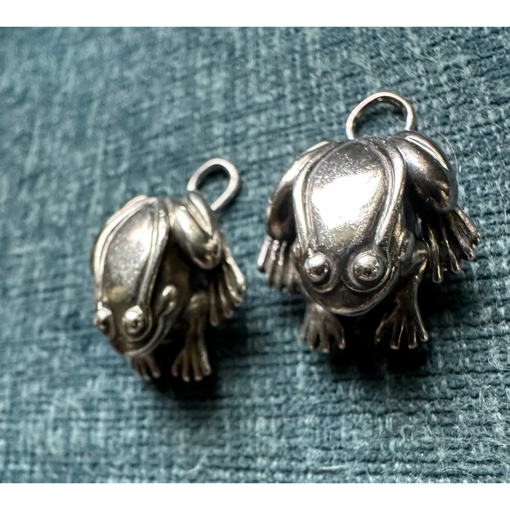 Kieselstein-Cord 1990 Sterling Silver Frog Omega Back Post Earrings Vintage - Picture 2 of 5